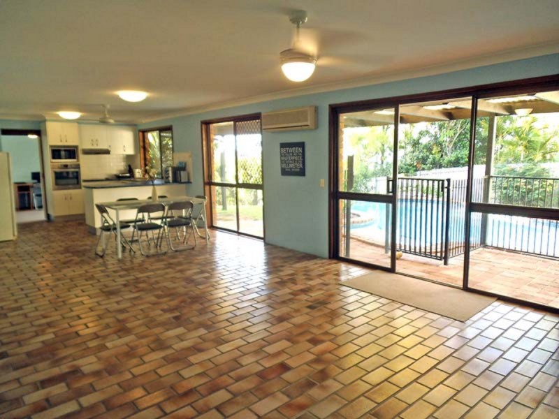 4 Churchill Court, Carrara QLD 4211