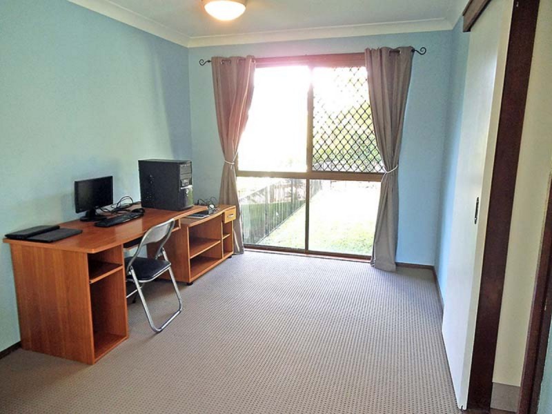 4 Churchill Court, Carrara QLD 4211