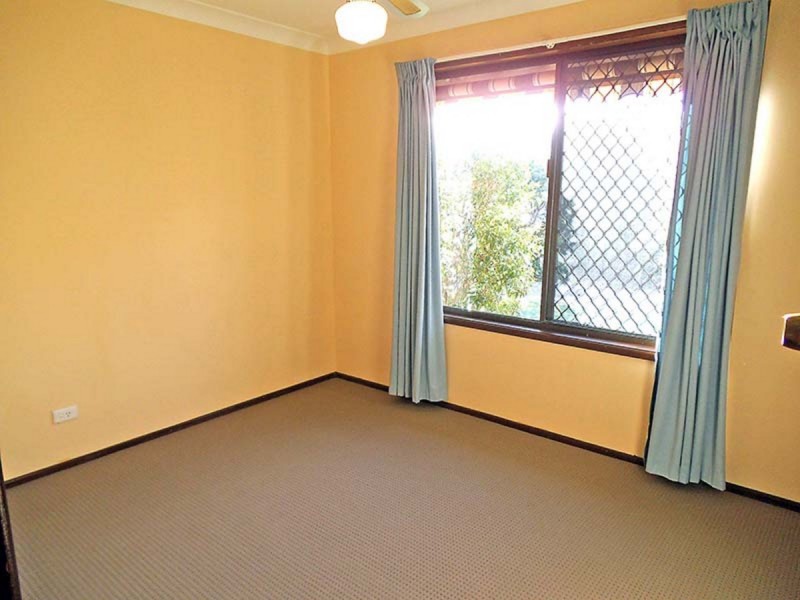 4 Churchill Court, Carrara QLD 4211