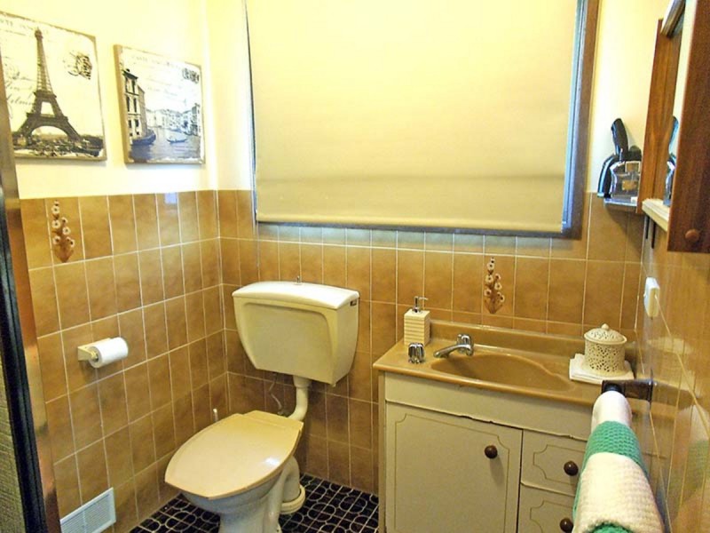 4 Churchill Court, Carrara QLD 4211