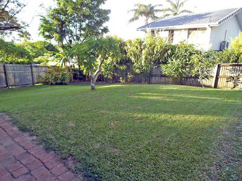 4 Churchill Court, Carrara QLD 4211