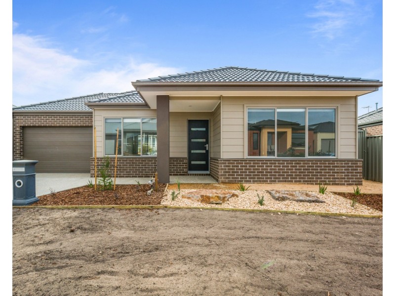8 Farrow Close, Maddingley VIC 3340