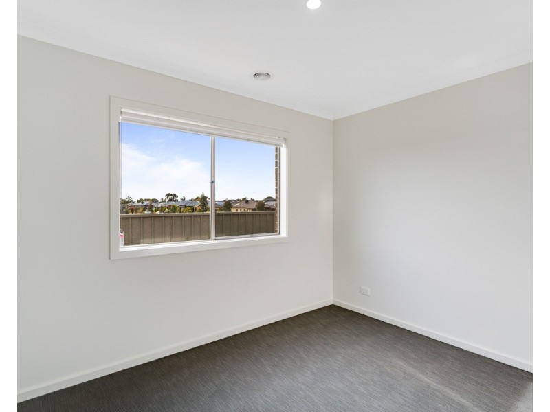 8 Farrow Close, Maddingley VIC 3340