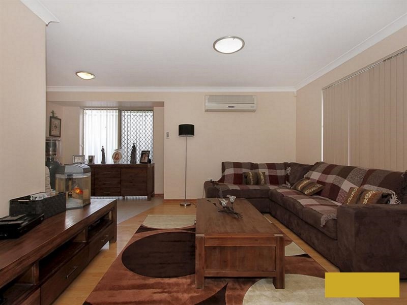 9 Augustus Way, Marangaroo WA 6064
