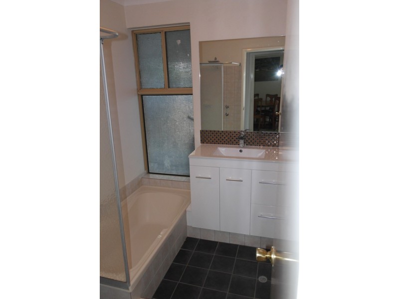 9 Augustus Way, Marangaroo WA 6064