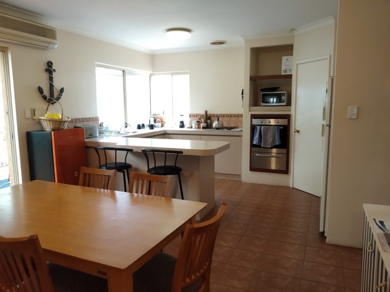 7 Boas Place, Hilton WA 6163