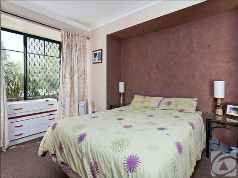 10 Santara Court, Seville Grove WA 6112