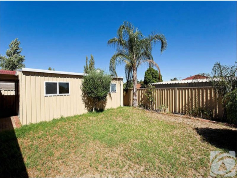 10 Santara Court, Seville Grove WA 6112