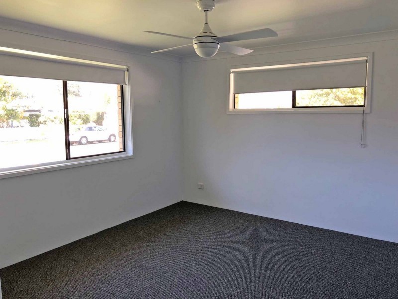 1/3 Crisp Court, Miami QLD 4220