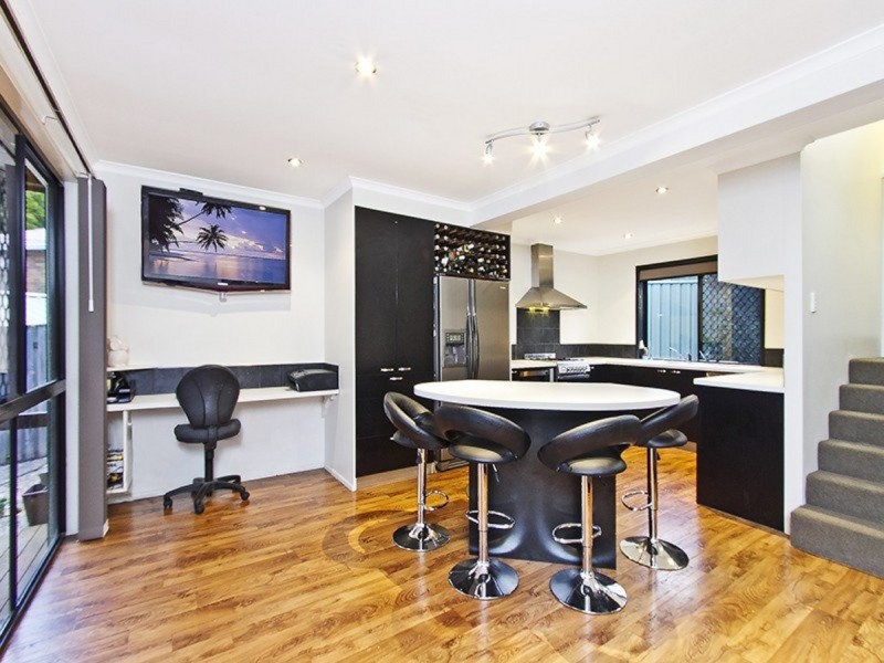 10 Azalea Street, Daisy Hill QLD 4127