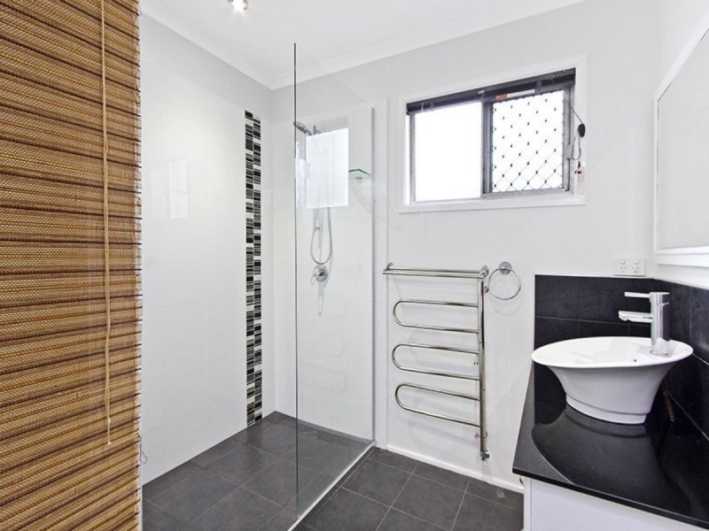 10 Azalea Street, Daisy Hill QLD 4127