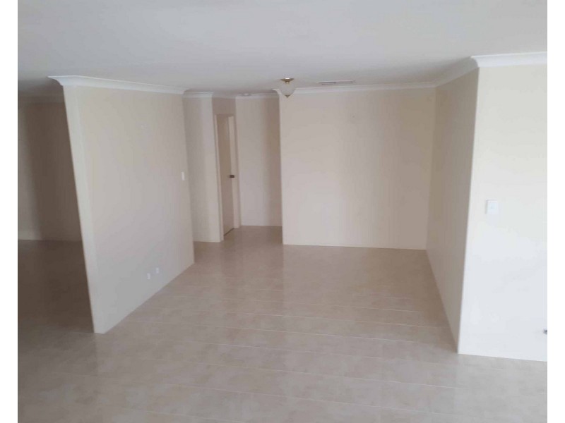 8 Nairana Place, Currambine WA 6028