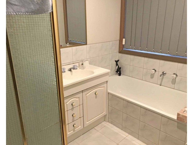 2/46 Nelson Avenue, Altona Meadows VIC 3028