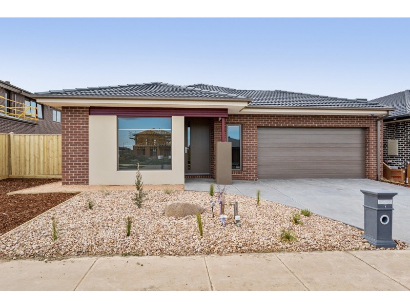 75 Docker Street, Mickleham VIC 3064