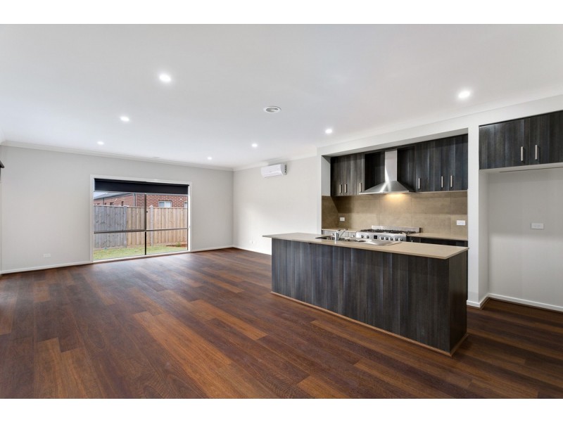 75 Docker Street, Mickleham VIC 3064