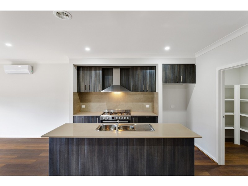 75 Docker Street, Mickleham VIC 3064