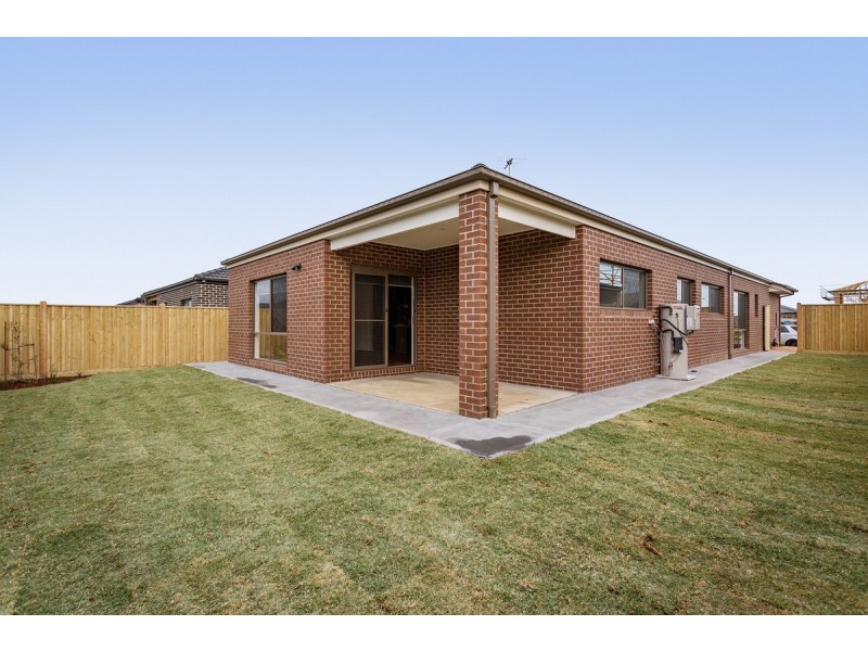 75 Docker Street, Mickleham VIC 3064