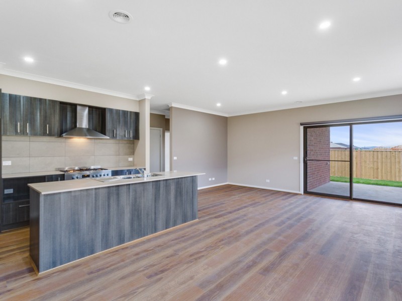75 Docker Street, Mickleham VIC 3064