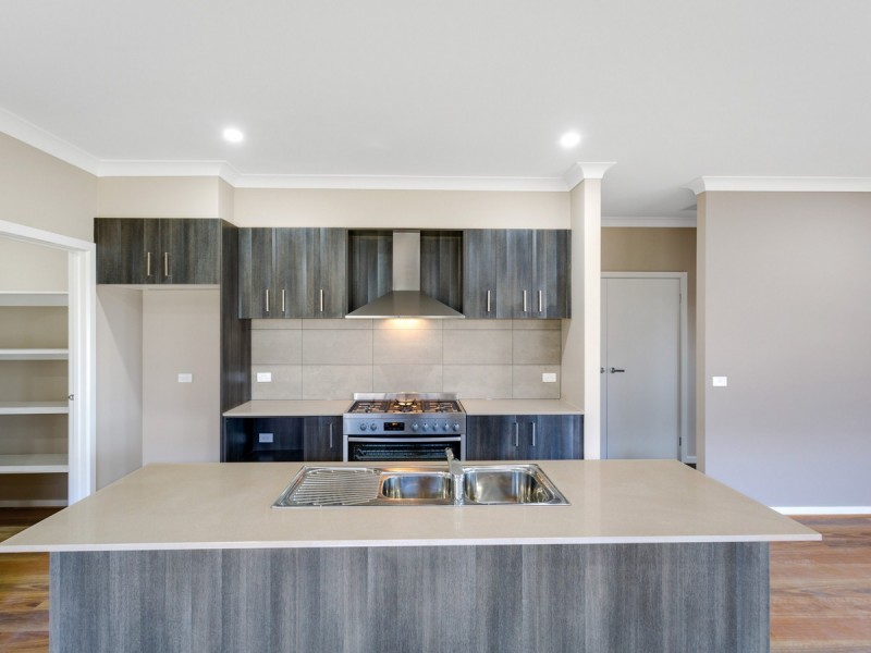 75 Docker Street, Mickleham VIC 3064