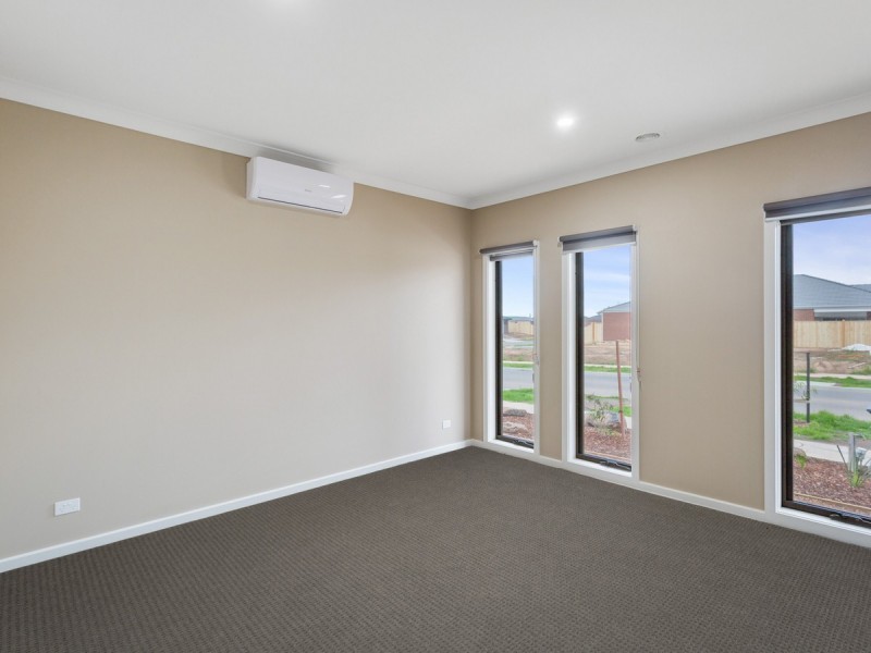 75 Docker Street, Mickleham VIC 3064