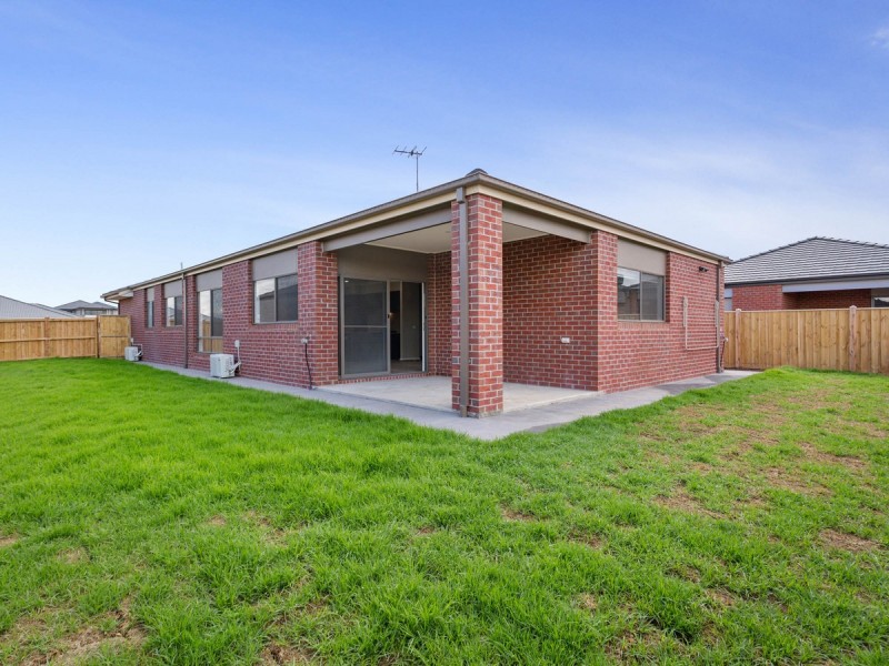 75 Docker Street, Mickleham VIC 3064