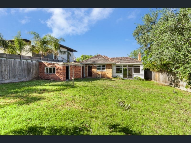 18 Tatong Road, Brighton East VIC 3187