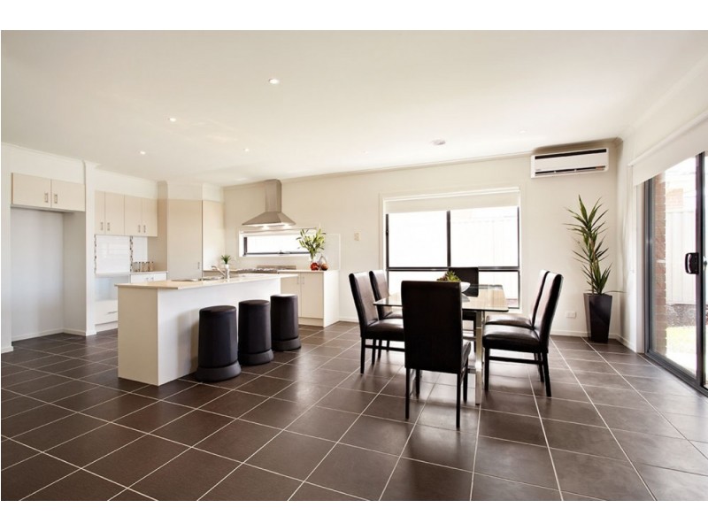 1/43 McBurnie Drive, Kurunjang VIC 3337