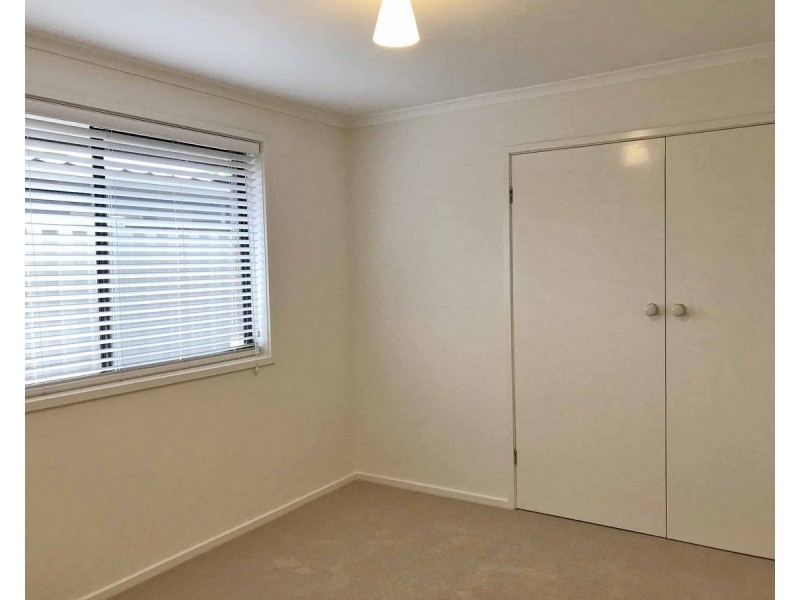 33 Lachlan Road, Melton South VIC 3338