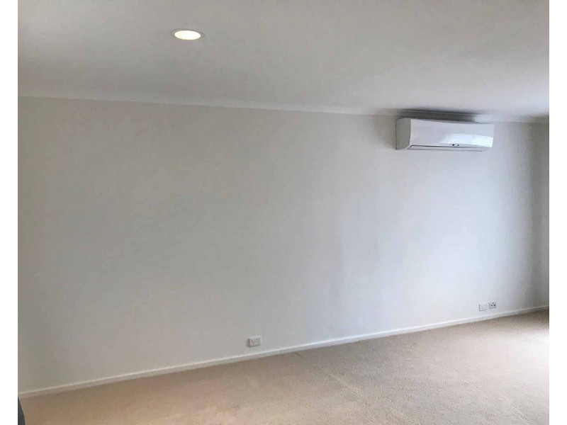 33 Lachlan Road, Melton South VIC 3338