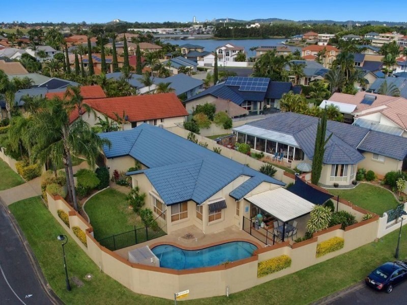 46 Santa Cruz Boulevard, Clear Island Waters QLD 4226