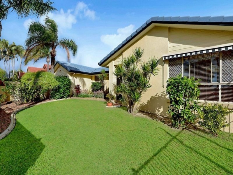 46 Santa Cruz Boulevard, Clear Island Waters QLD 4226