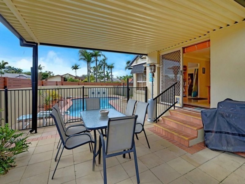 46 Santa Cruz Boulevard, Clear Island Waters QLD 4226