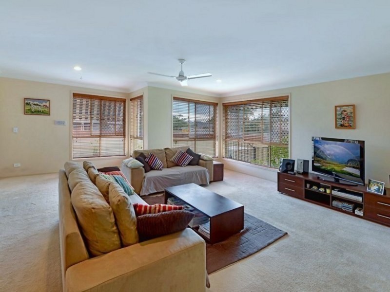 46 Santa Cruz Boulevard, Clear Island Waters QLD 4226