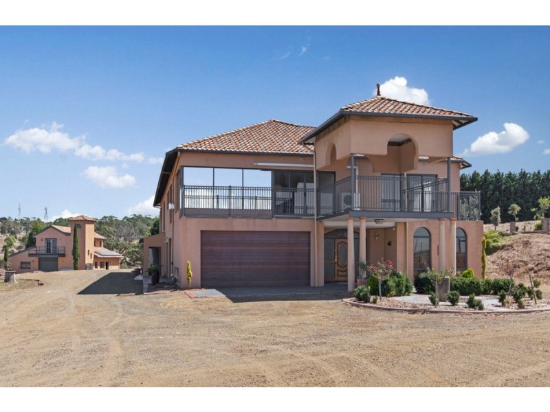 9 Ironbark Court, Hidden Valley VIC 3756