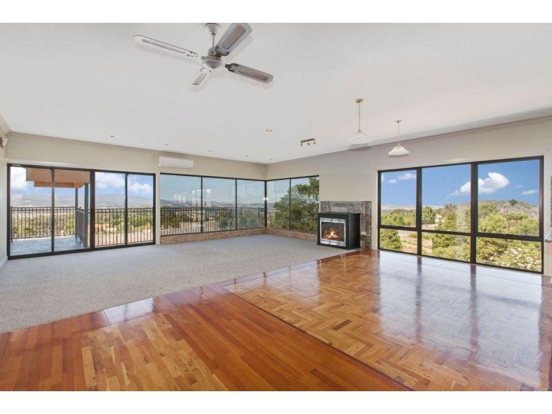 9 Ironbark Court, Hidden Valley VIC 3756