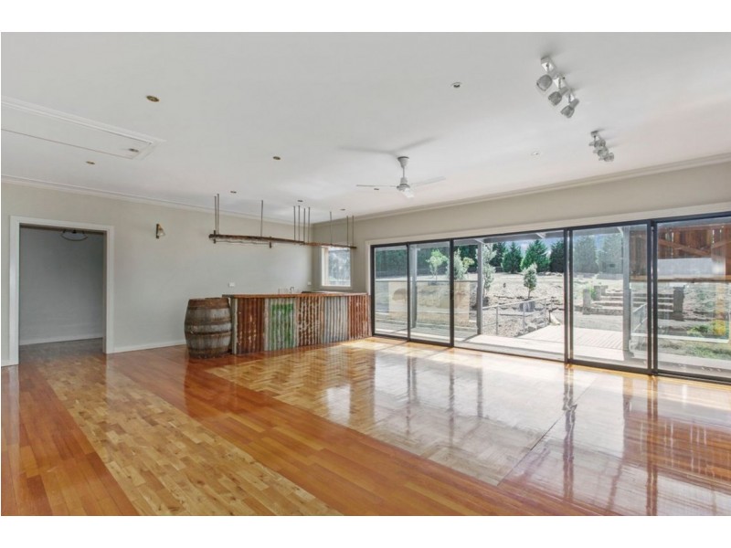 9 Ironbark Court, Hidden Valley VIC 3756