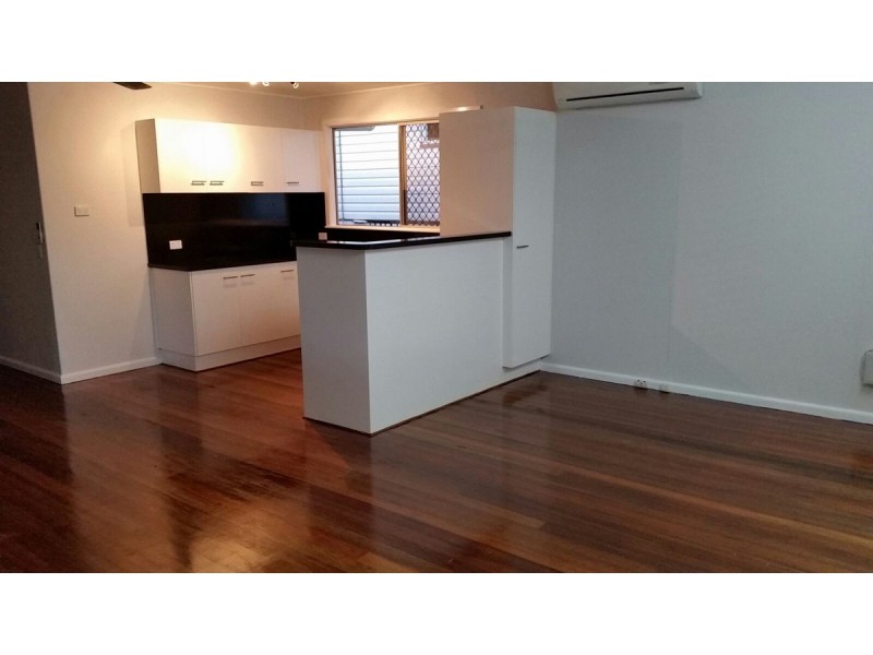 294 Pease Street, Edge Hill QLD 4870
