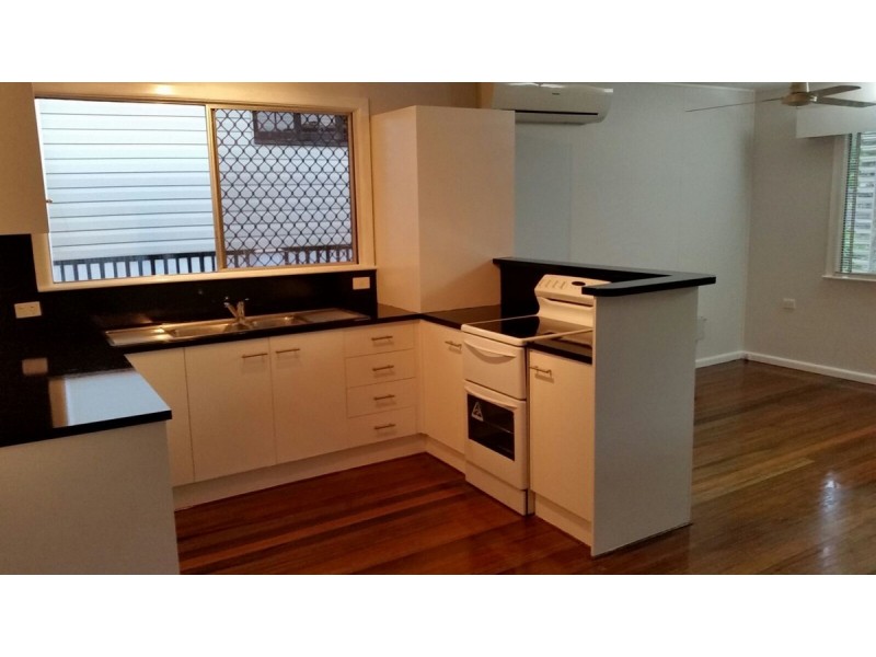 294 Pease Street, Edge Hill QLD 4870