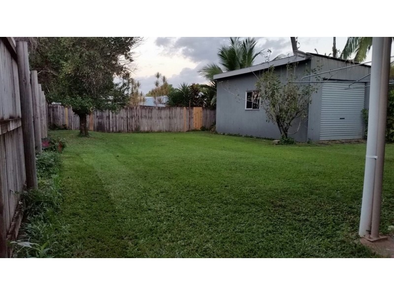 294 Pease Street, Edge Hill QLD 4870