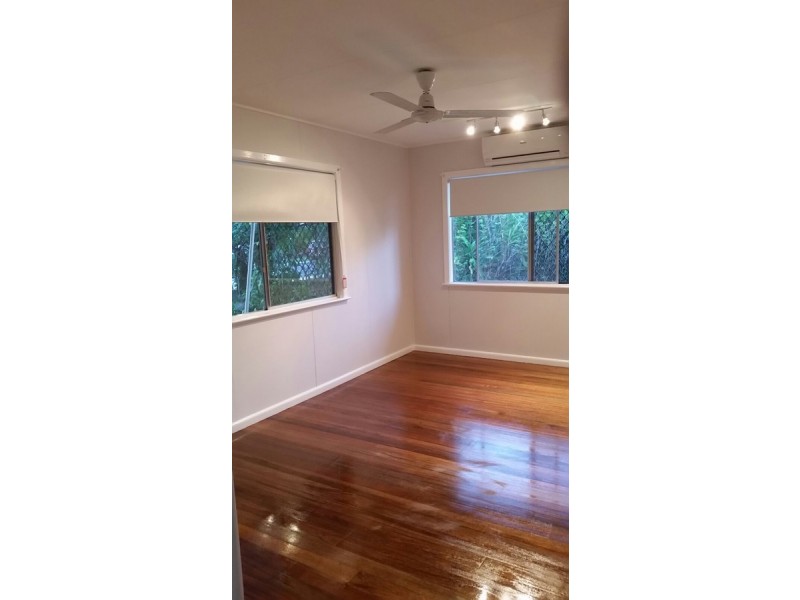 294 Pease Street, Edge Hill QLD 4870