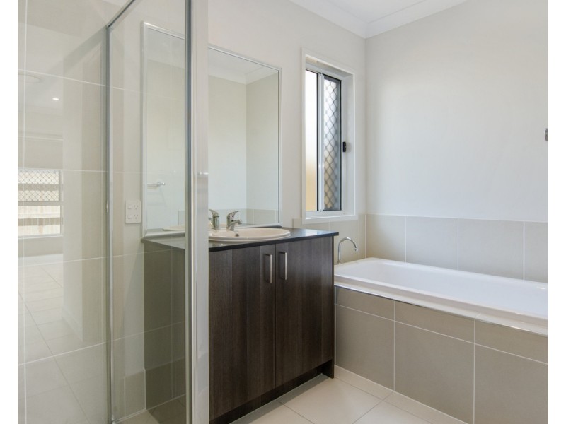 44 Leslie Crescent, Caloundra West QLD 4551