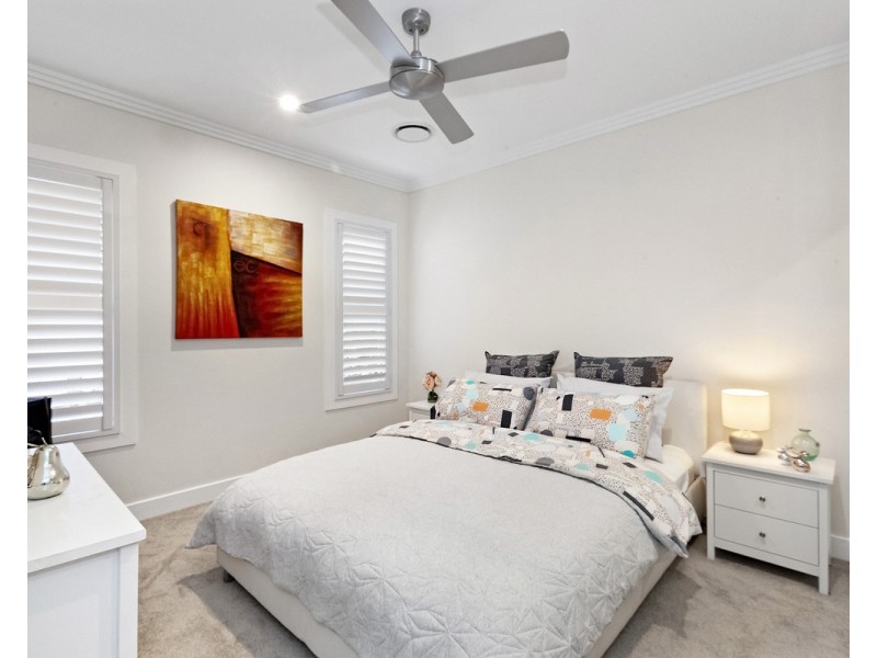 2/18 Bali Avenue, Palm Beach QLD 4221