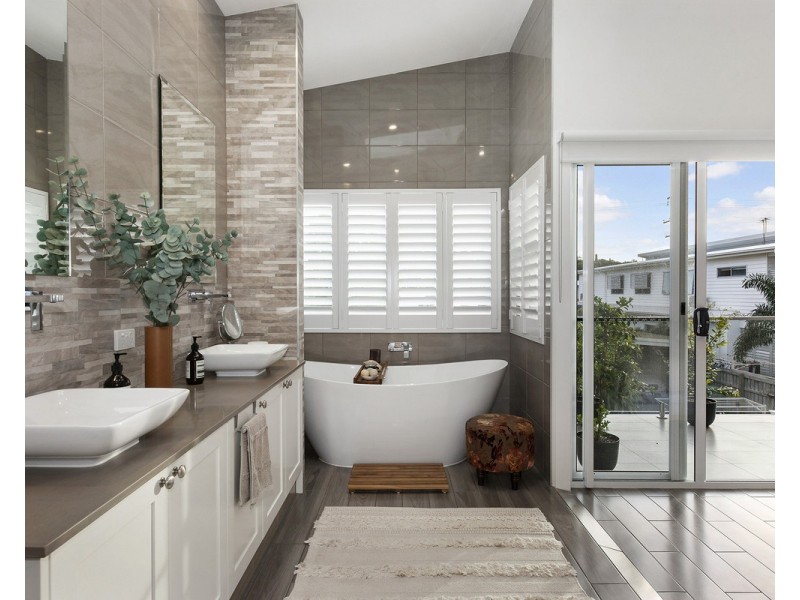 2/18 Bali Avenue, Palm Beach QLD 4221