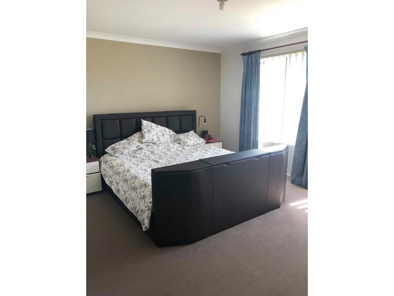 18 Drummore Elbow, Stratton WA 6056