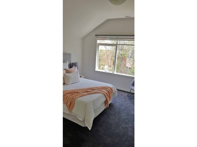 15 Lincoln Road, Essendon VIC 3040