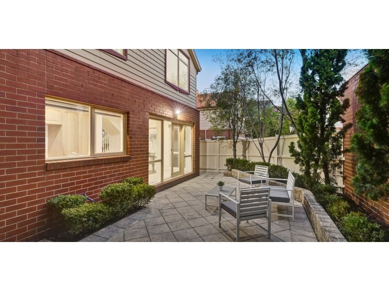 15 Lincoln Road, Essendon VIC 3040