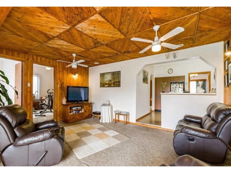 50 Eames Avenue, Brooklyn VIC 3012