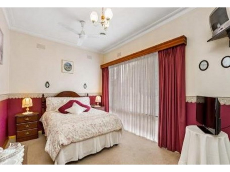 50 Eames Avenue, Brooklyn VIC 3012