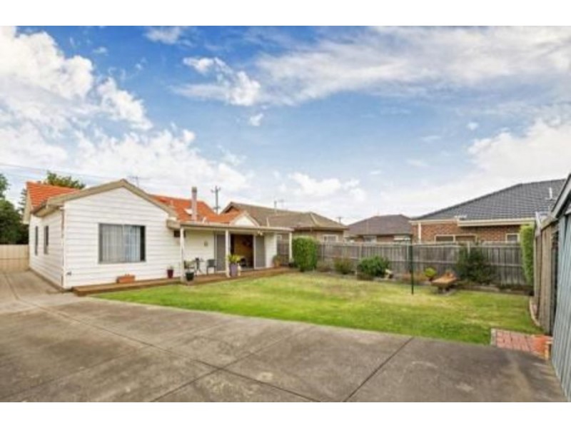 50 Eames Avenue, Brooklyn VIC 3012