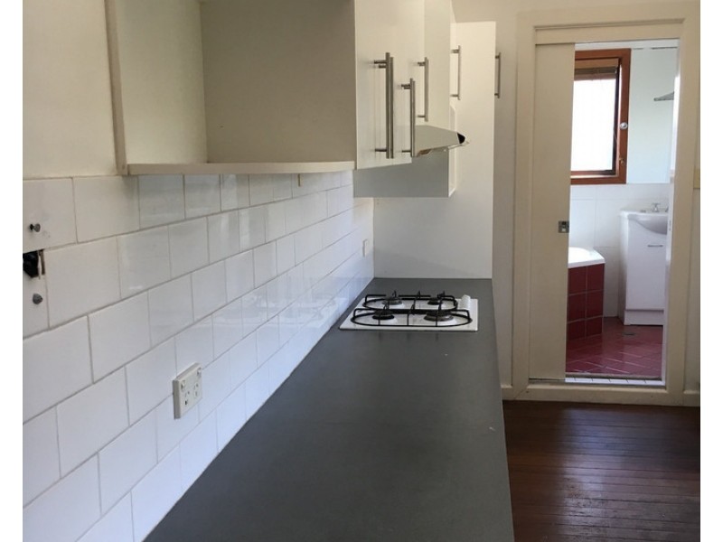 1B Travers Road, Curl Curl NSW 2096